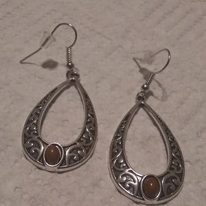 Really cute earrings nwot